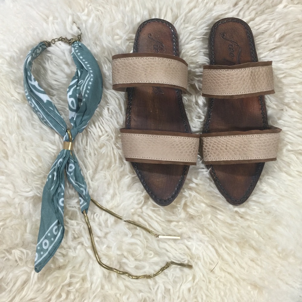 Free People Green and Gold Necklace